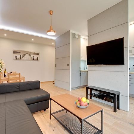 Central Apartment - Free Private Parking Gdansk Bagian luar foto