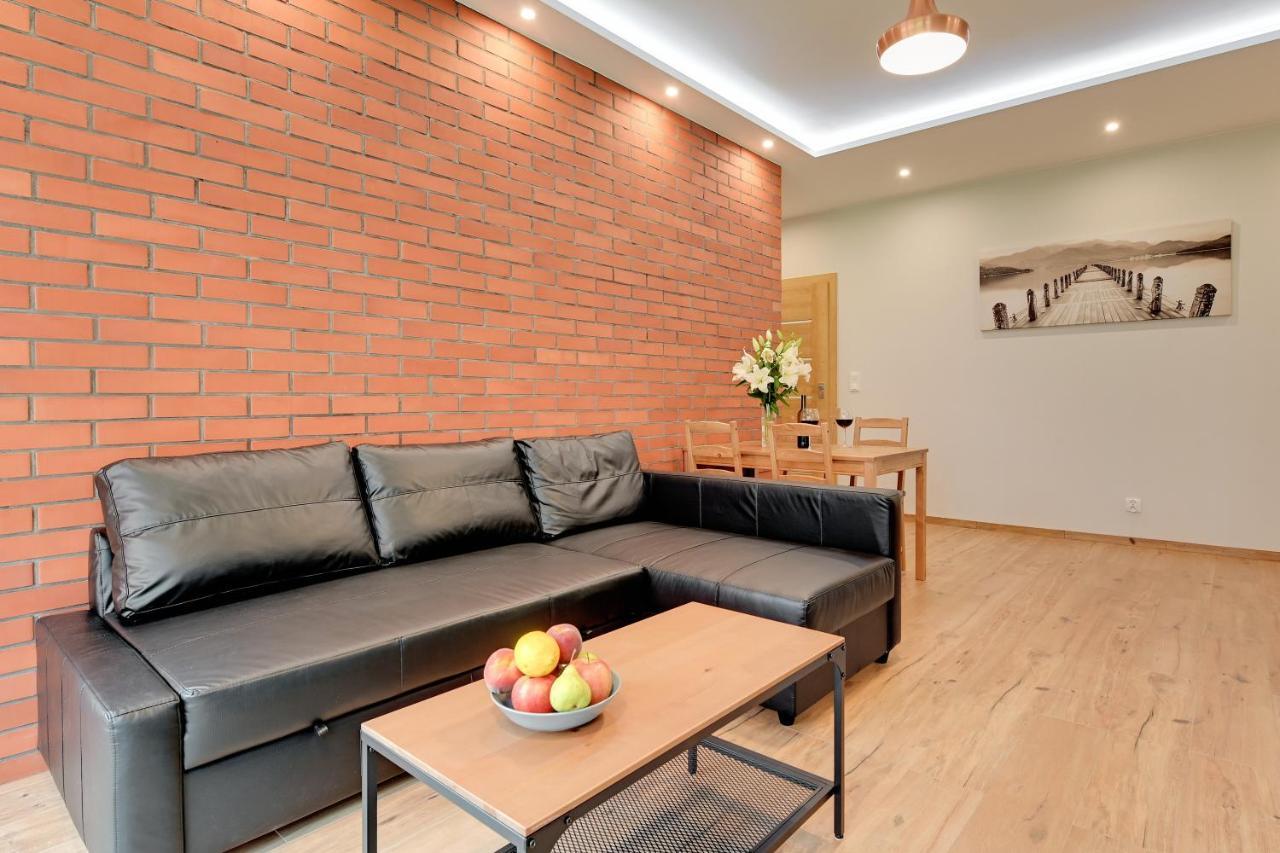 Central Apartment - Free Private Parking Gdansk Bagian luar foto