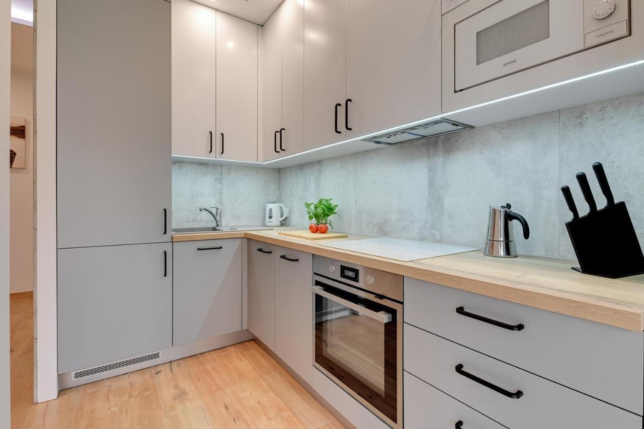 Central Apartment - Free Private Parking Gdansk Bagian luar foto